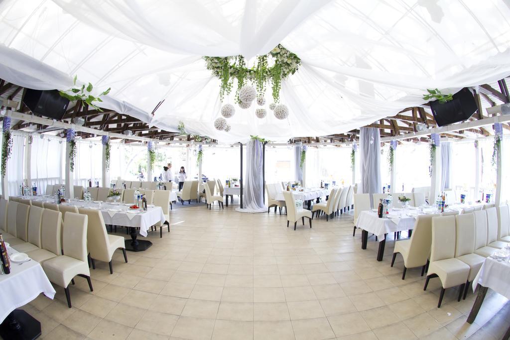 Skazka Hotel Виниця Екстериор снимка